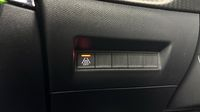 Peugeot 208 1.2 PureTech 100ch S&S Allure — photo 28