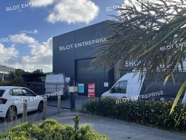 A vendre/à louer locaux 975m² à Pornichet
