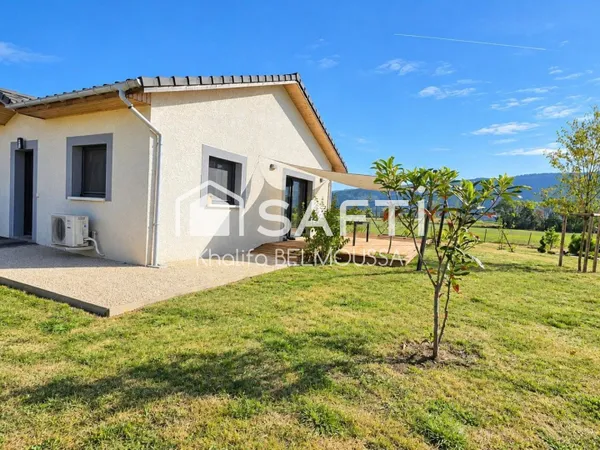 Maison récente de plain-pied - 97 m² - Terrain de 2 000 m² - Vue montagnes
