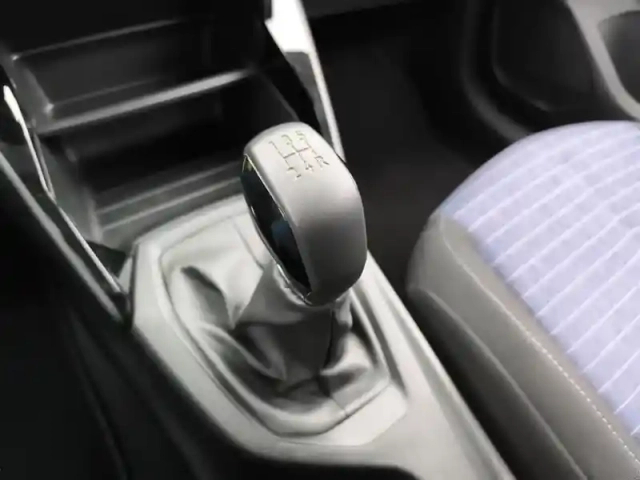 Peugeot 208 puretech 75 s&amp;s bvm5 like — photo 24