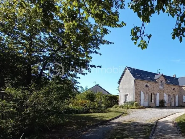 En centre ville, belle maison en pierres, 171 m², 5 chambres