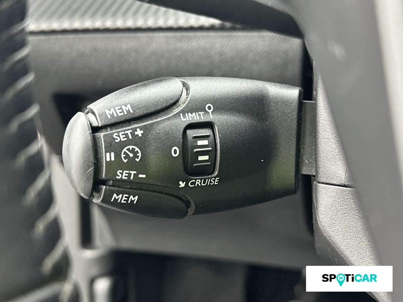Peugeot 2008 1.2 puretech 130ch s&s allure — photo 18