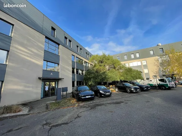 Bureaux 300 m²