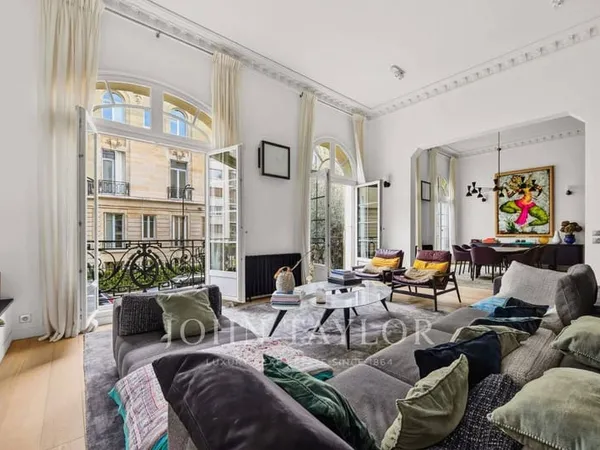Appartement 9 pièces 324 m²