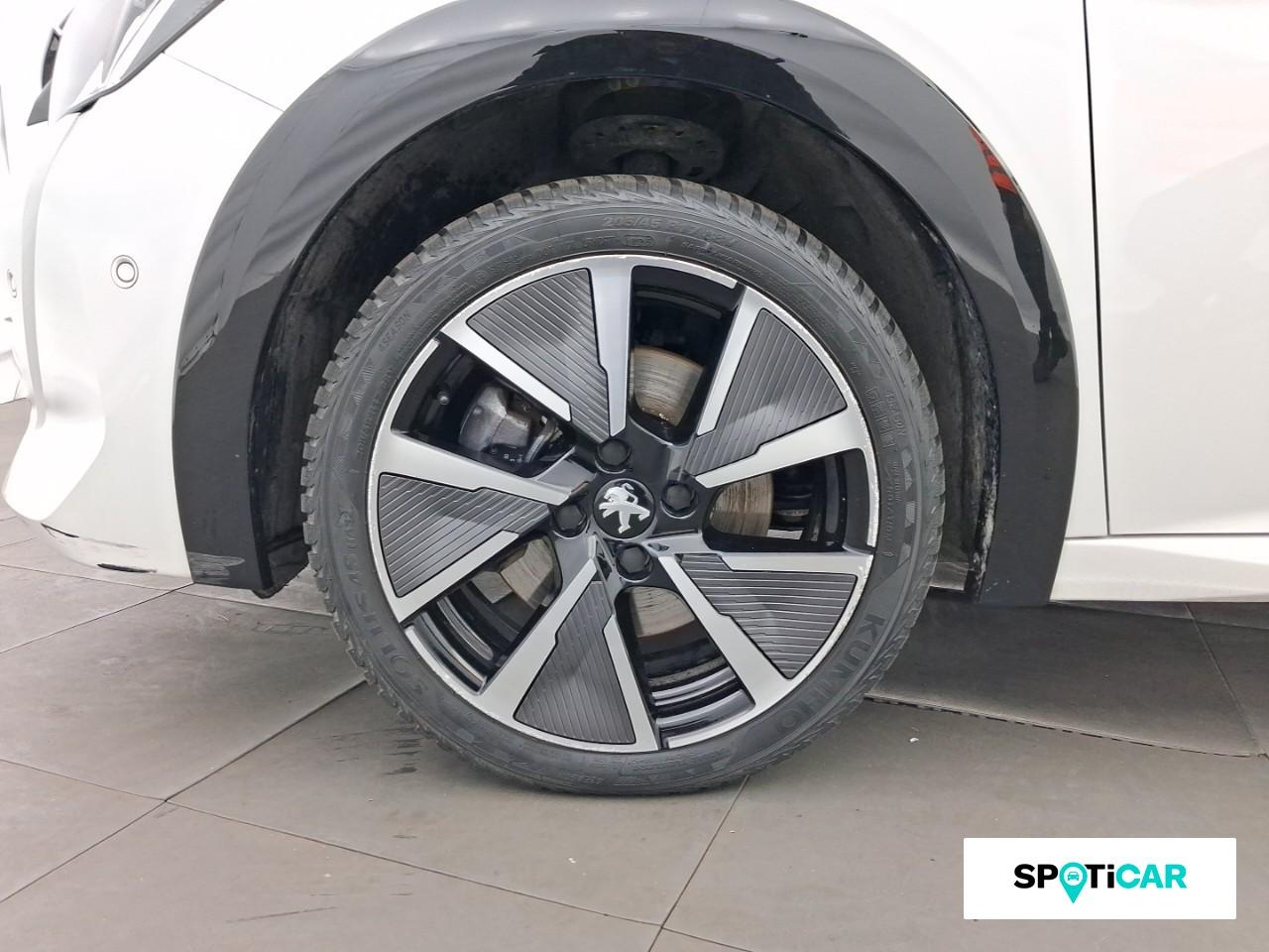 Peugeot 208 e-208 136ch gt — photo 11