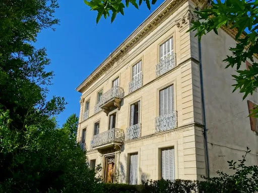 Maison 12 pièces 440 m²