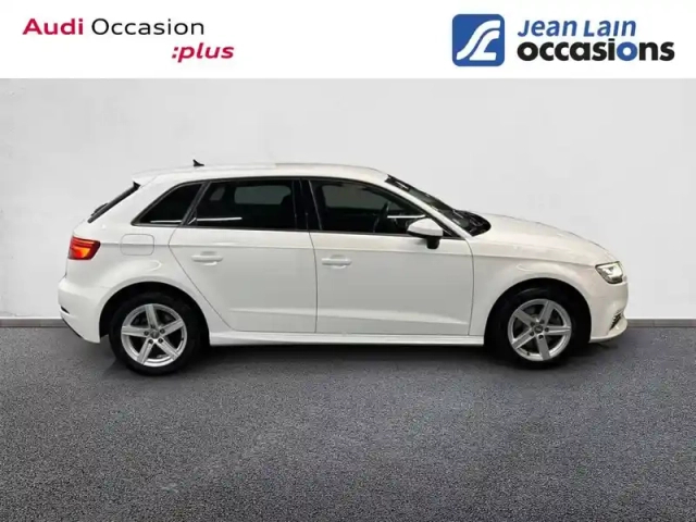 Audi A3 sportback 40 e-tron 204 s tronic 6 — photo 4