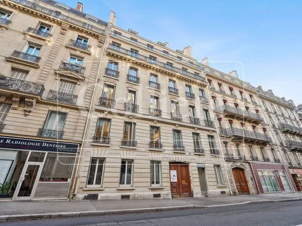 Bureaux 232 m²