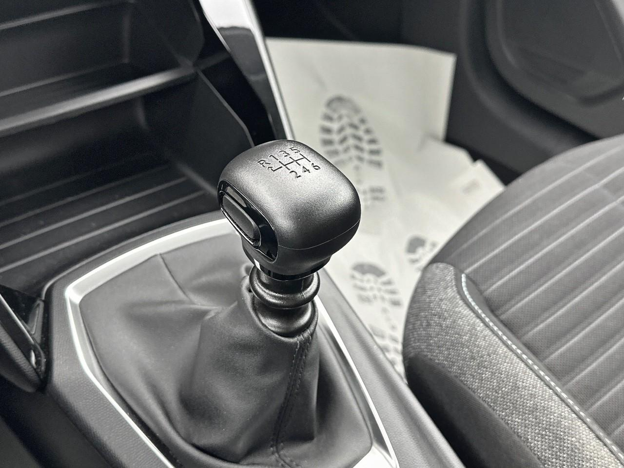 Peugeot 208 puretech 100 s&s bvm6 style — photo 29