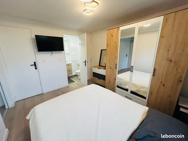 Suite privative 21m² - 2 pièces - Idéale pour 2 personnes - 950 CC