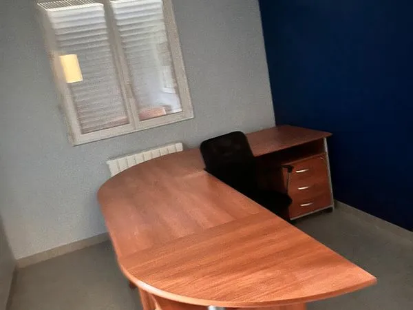 Loue bureaux professionnels 50m2 avec cuisine et wc