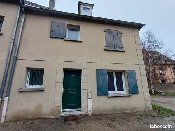 Maison de ville T4 en plein coeur de ville de Moulins