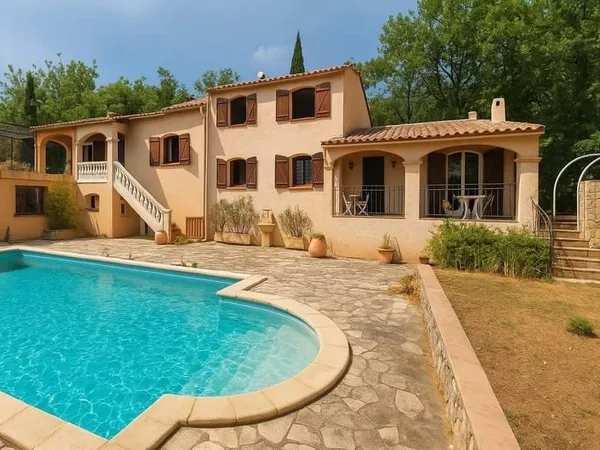 Maison 10 pièces 244 m²