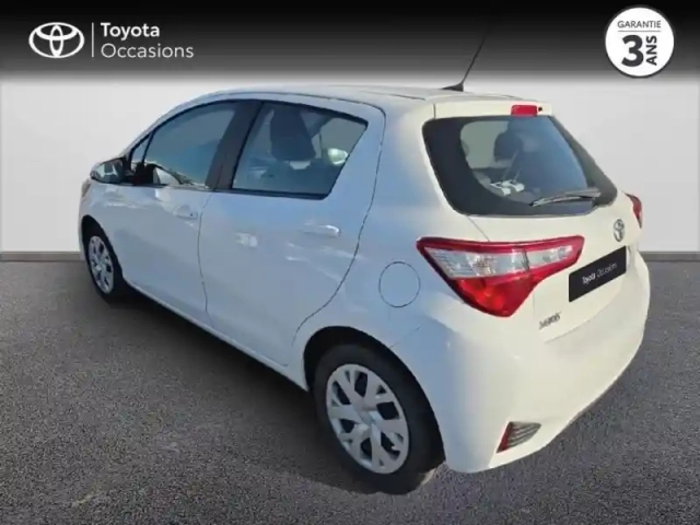 Toyota Yaris 110 vvt-i ultimate cvt 5p — photo 2