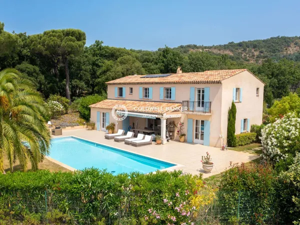 Villa 4 pièces 250 m²