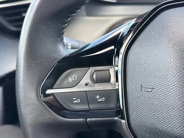 Peugeot 2008 puretech 100 s&amp;s bvm6 — photo 23