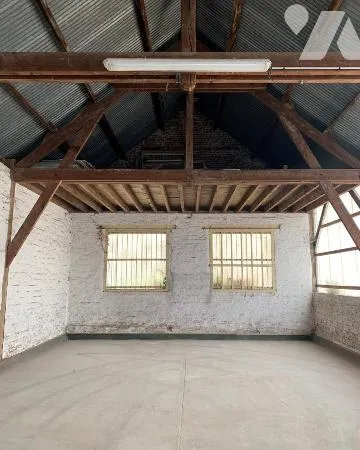 Local d'activités 215 m²