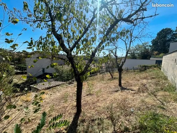 Terrain constructible vue degagee