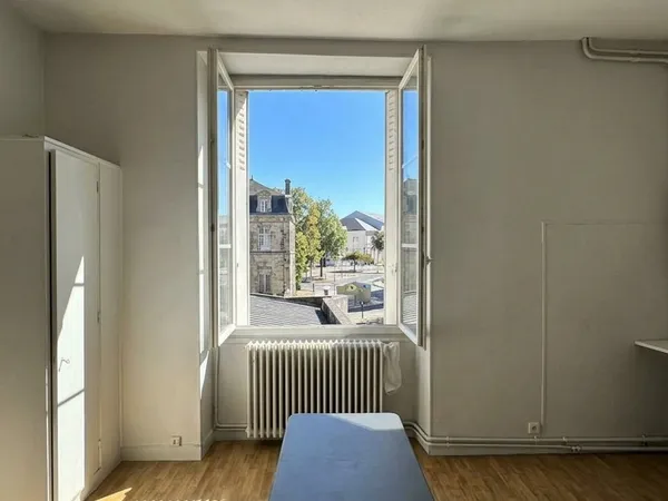 STUDIO ORLÉANS CENTRE 19M2