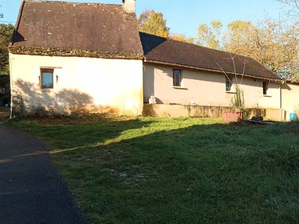 Maison et terres agricoles