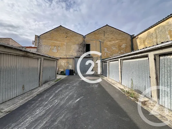 Maison 10 pièces 476 m²
