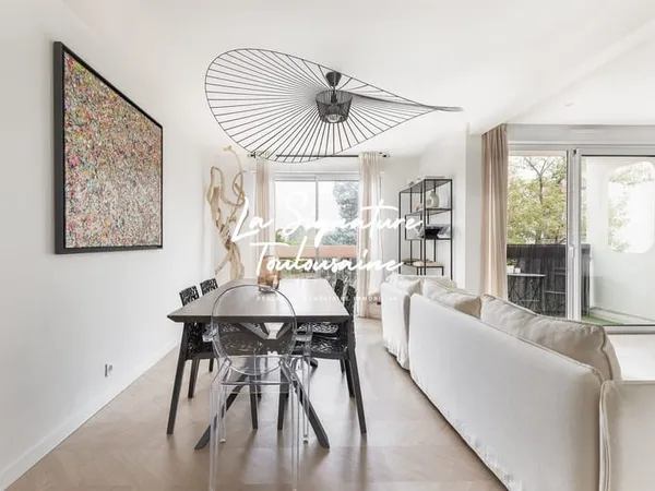 Appartement rénové dans son parc arboré à L'Ormeau