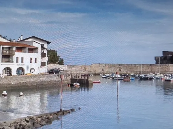 A SOCOA CIBOURE : A vendre local commercial (murs)