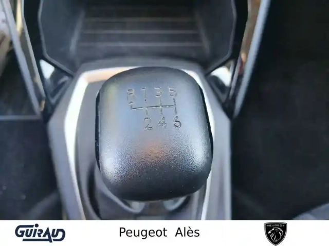 Peugeot 208 puretech 100 s&amp;s bvm6 — photo 14