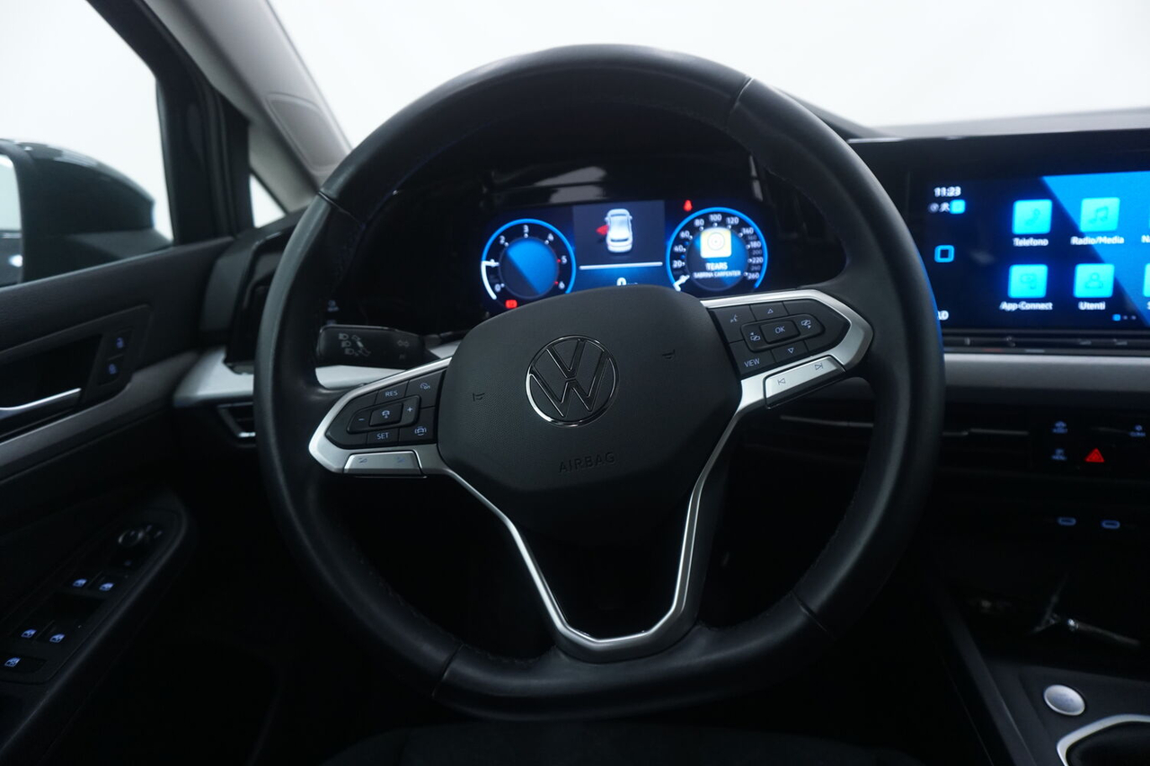 Volkswagen Golf 8 — photo 13