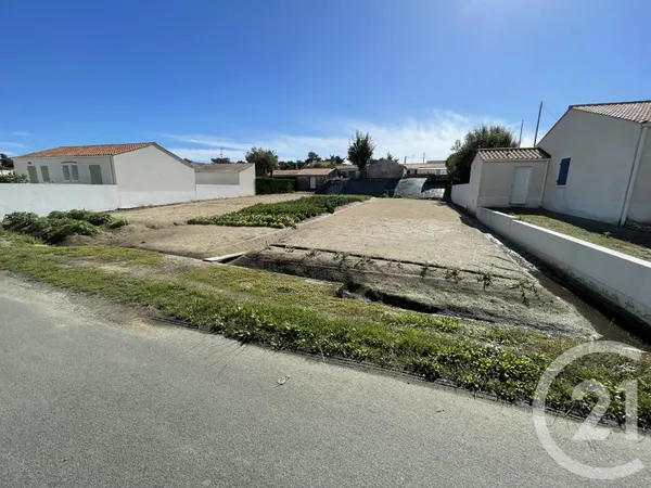 Terrain 870 m²