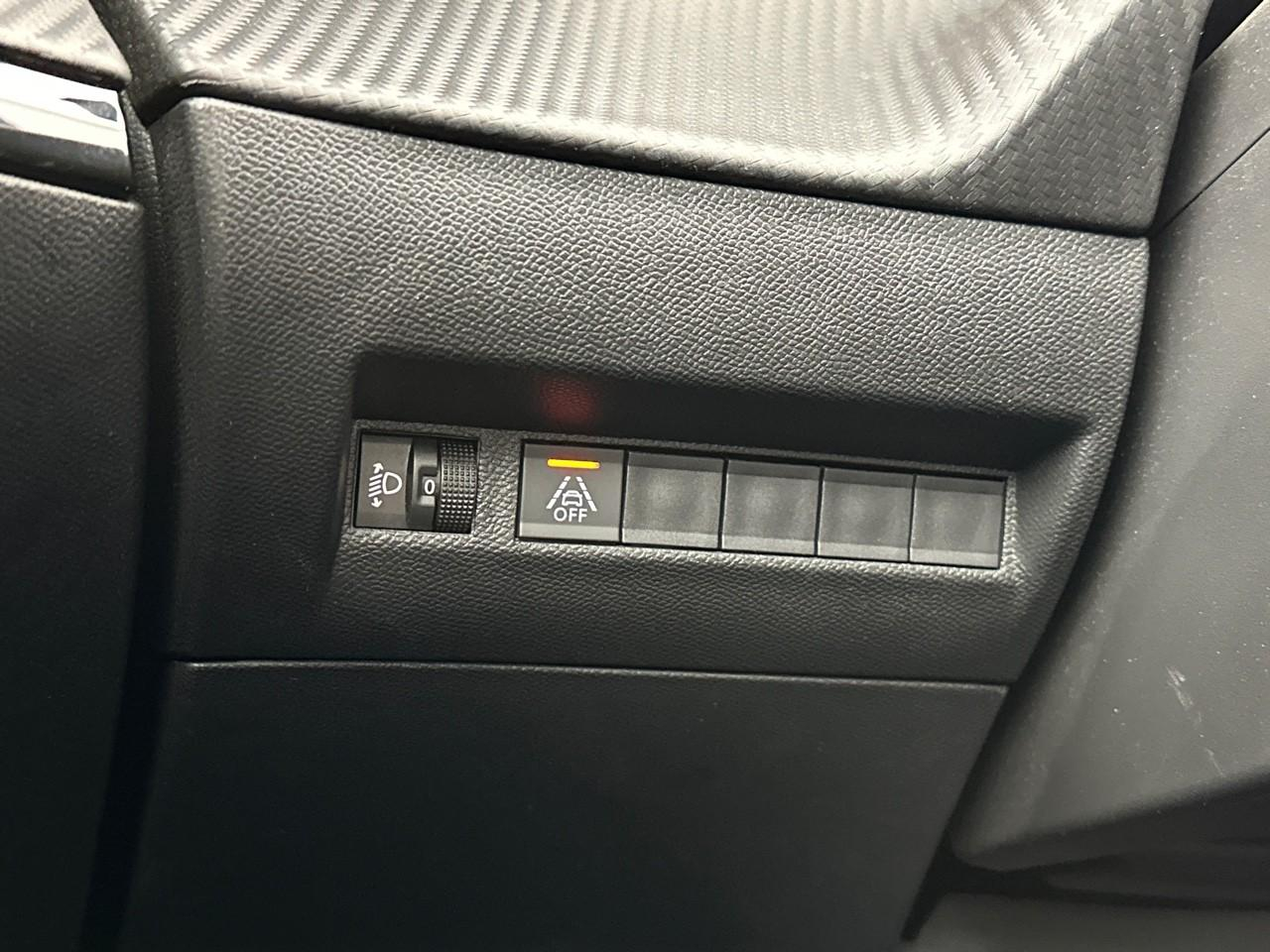 Peugeot 2008 puretech 100 s&s bvm6 style — photo 18