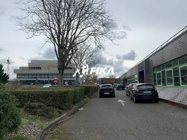 Bureaux 296 m²
