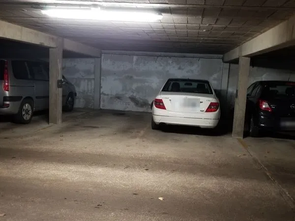 Place de parking - sécurisé et couvert - métro Italie