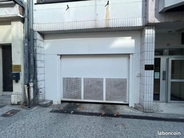 Stationnement Location Tours   100€
