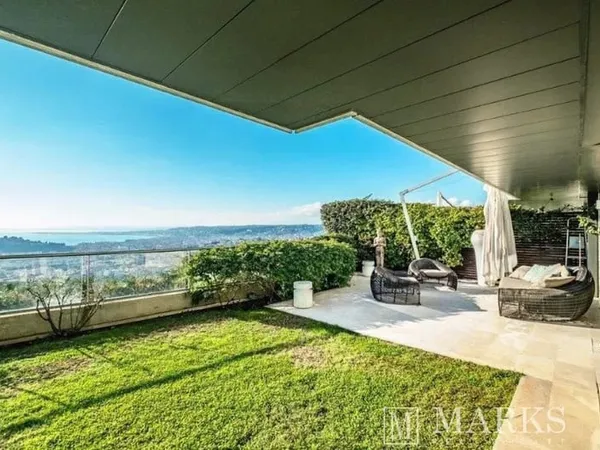 Appartement en rez de jardin avec vue mer panoramique