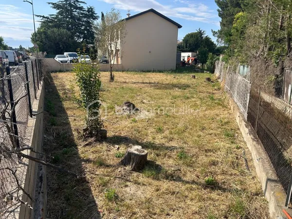 Terrain 457 m²