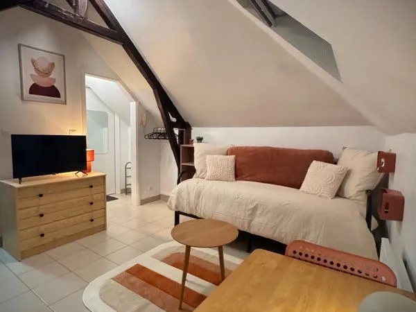 Studio meublé - Rue Saint-Fuscien - 400 CC