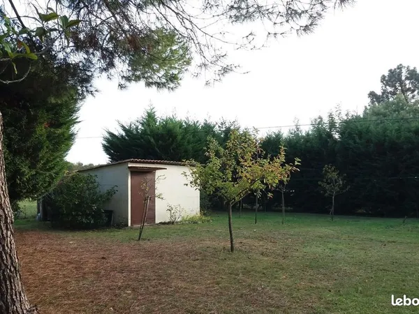 Terrain 780 m² Cars