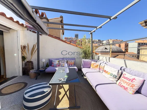 APPARTEMENT AVEC TOIT-TERRASSE AU COEUR D'AJACCIO