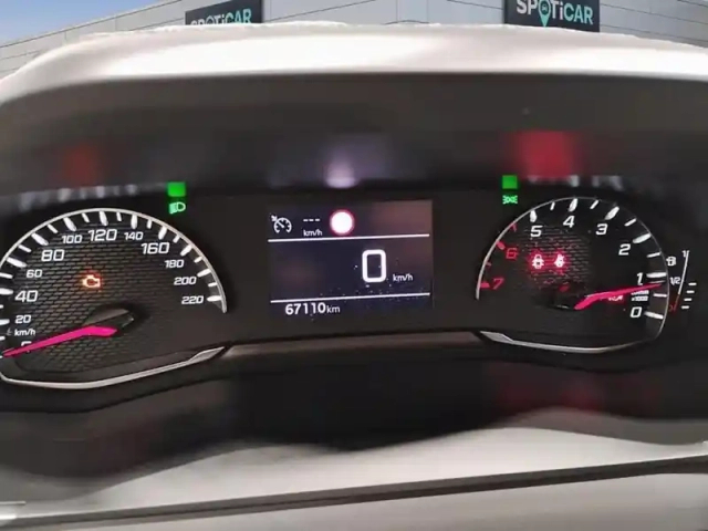 Peugeot 208 bluehdi 100 s&amp;s bvm6 style — photo 21