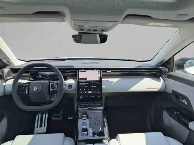 Citroën C5 Aircross hybride rechargeable 195 ch e-eat7 — photo 8