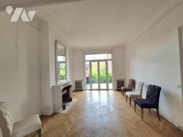 Maison 12 pièces 407 m²