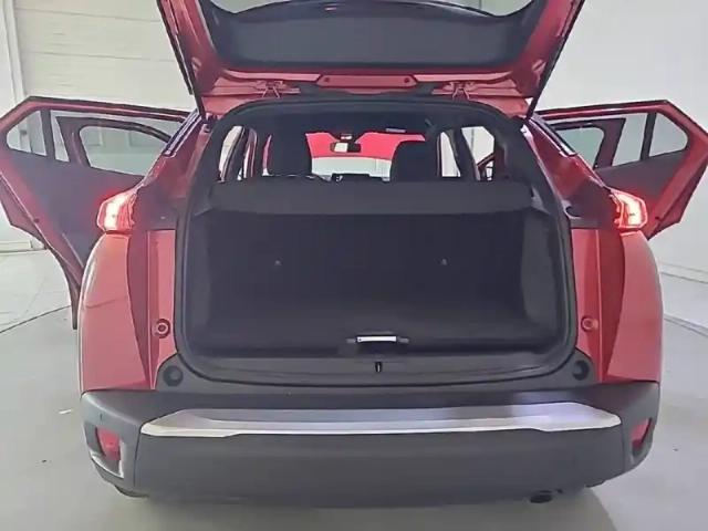 Peugeot 2008 puretech 100 s&amp;s bvm6 — photo 6