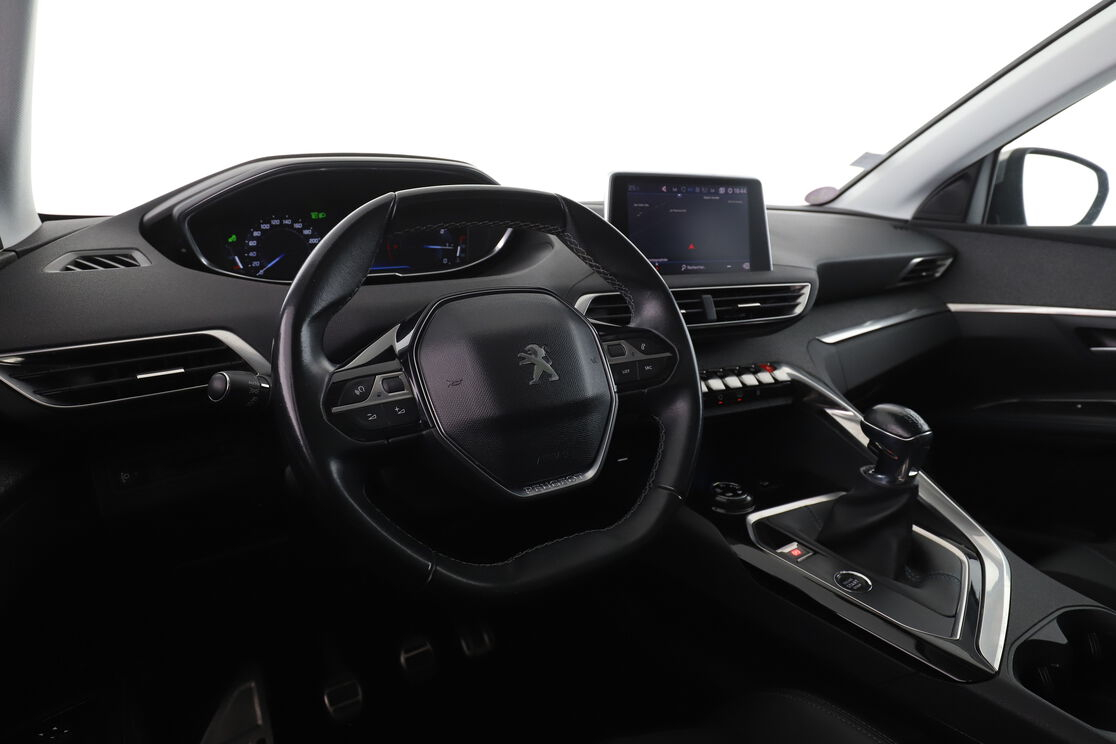 Peugeot 5008 1.2 PureTech Crossway — photo 11