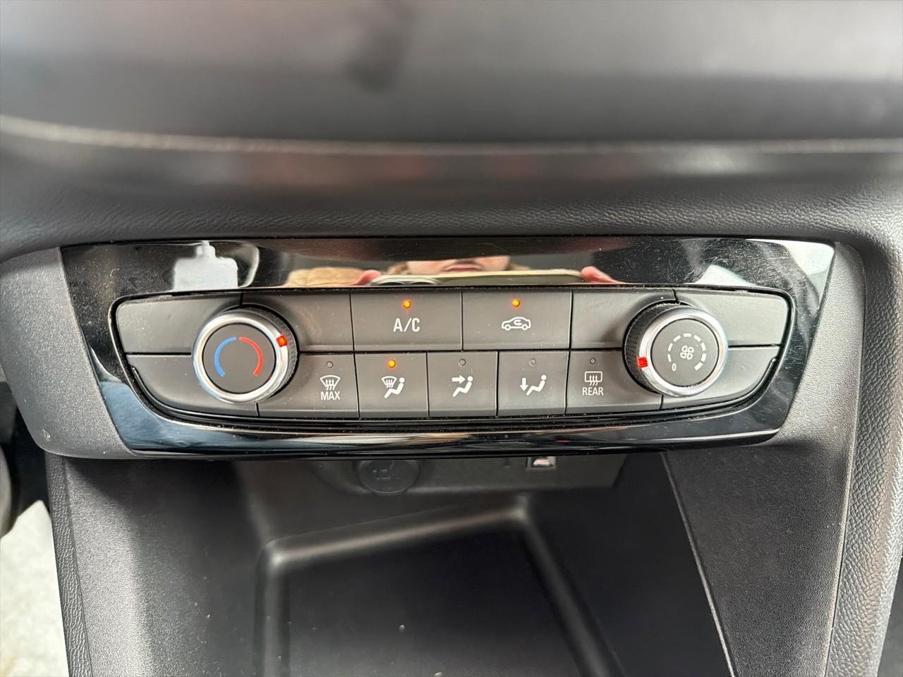 Opel Corsa 1.2 turbo 100 ch bvm6 elegance — photo 16