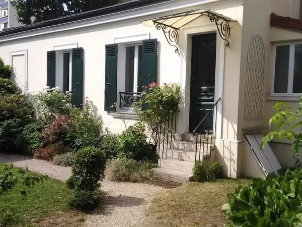 COURBEVOIE - MAISON ATYPIQUE 2 PIECES