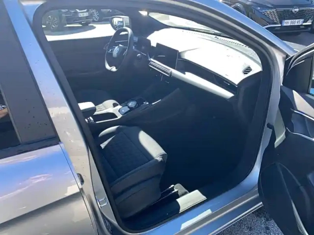 Mg Mg3 1.5 l hybrid+ 195 ch — photo 3