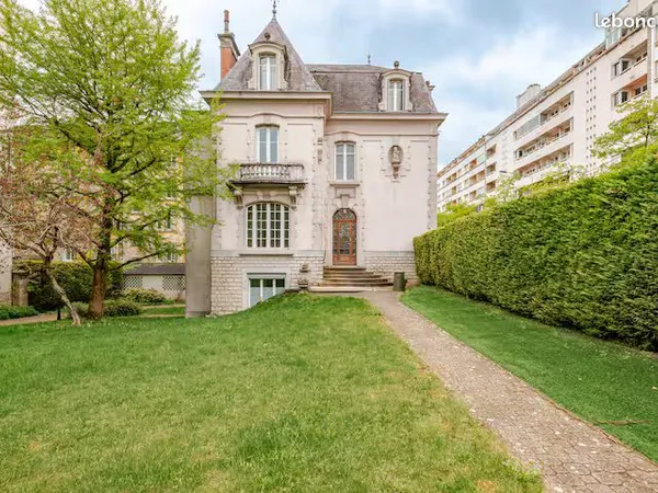Bureaux / Local professionnel 82 m² - Cours Général-de-Gaulle