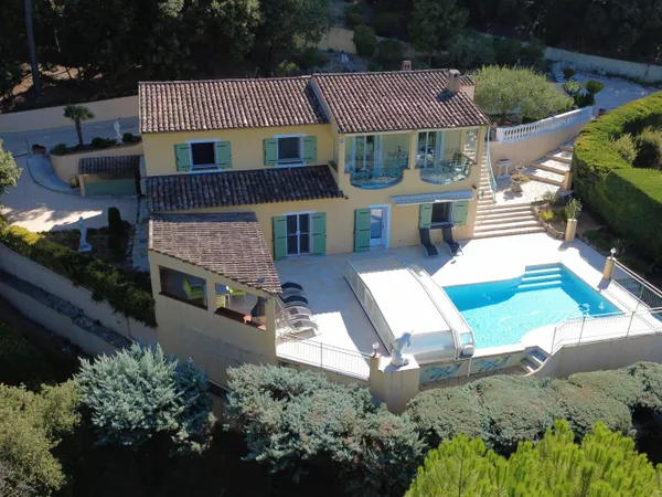 Villa de 168m2 avec vue sur les collines au Tignet