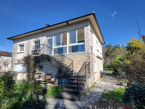 CAHORS CENTRE- BELLE MAISON DE VILLE AVEC JARDIN